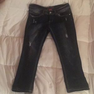 Distressed cropped capris